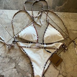 Brand NEW: Burberry vintage check detail triangle bikini